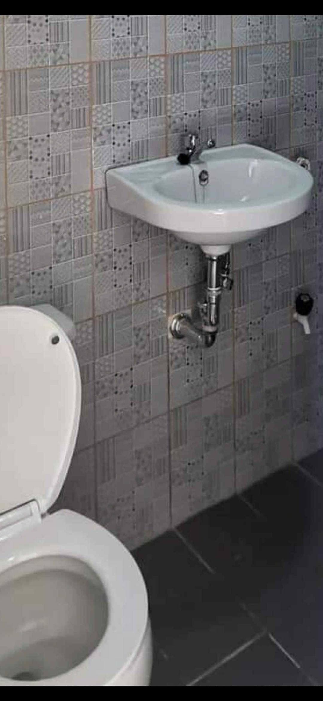 Available studio type room - photo 5