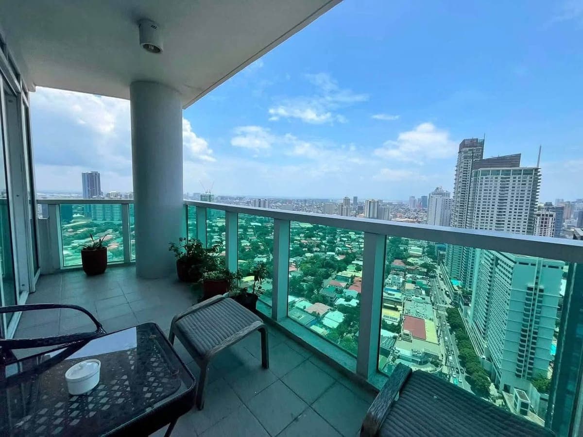 For Lease Spacious 2 Bedroom Park Terraces Condo Makati - photo 1