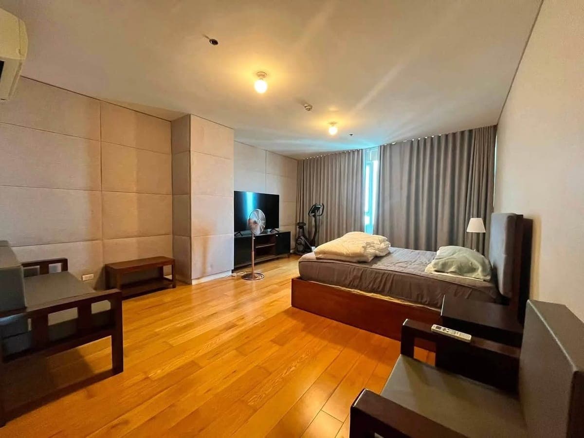 For Lease Spacious 2 Bedroom Park Terraces Condo Makati - photo 2