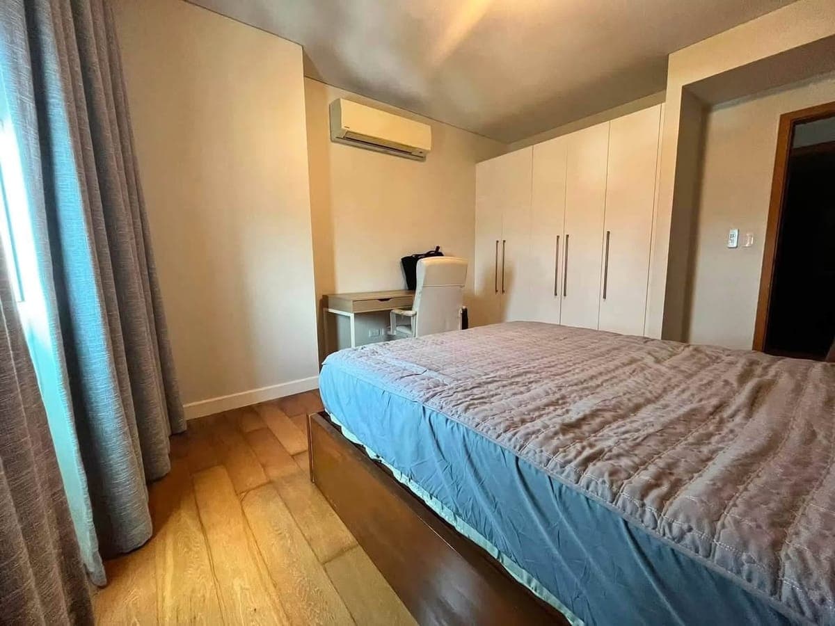 For Lease Spacious 2 Bedroom Park Terraces Condo Makati - photo 3
