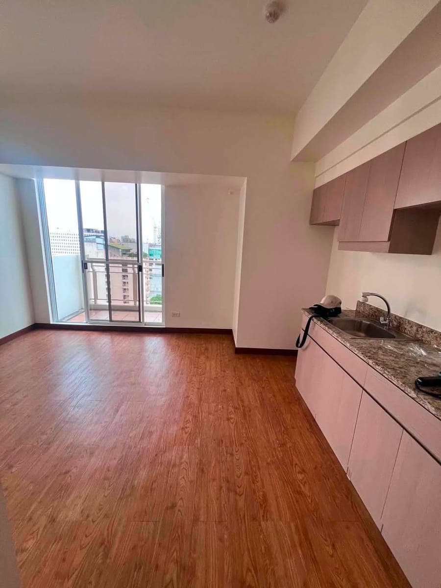 For Rent - photo 1