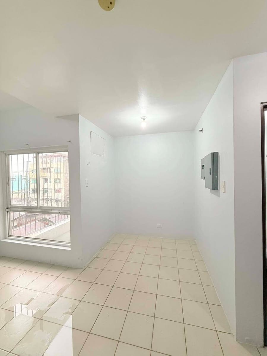For Rent Studio Type in Brgy Tejeros Makati City Very Near to Makati City Hall, Ayala Circuit, Shopw... - photo 3