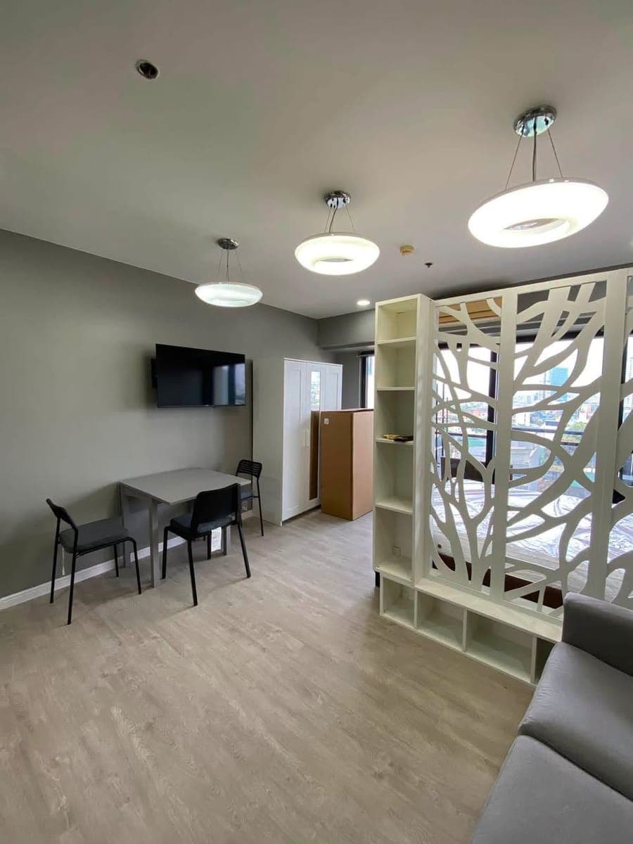 🏠 Knightsbridge Residences - photo 1