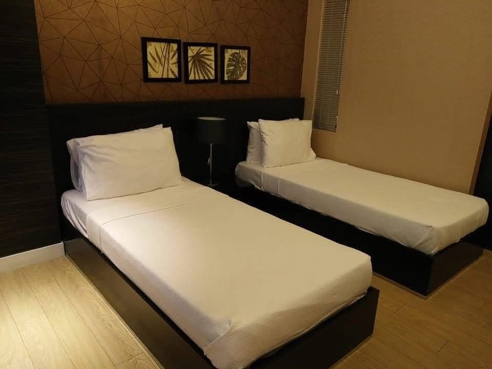 📍 CONDO UNIT FOR LEASE - photo 4