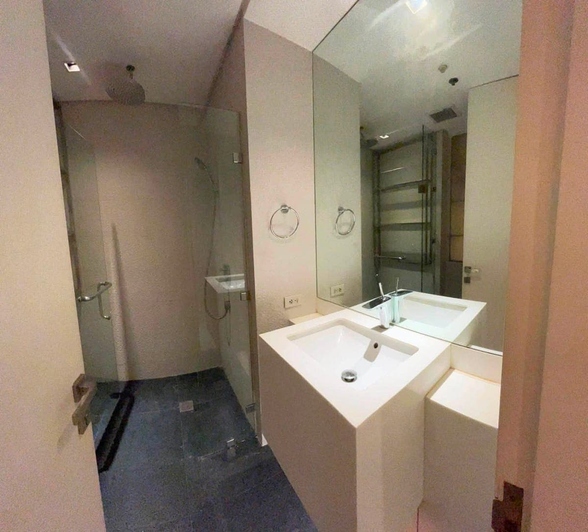 FOR LONG TERM - The Alphaland Makati Place - photo 3