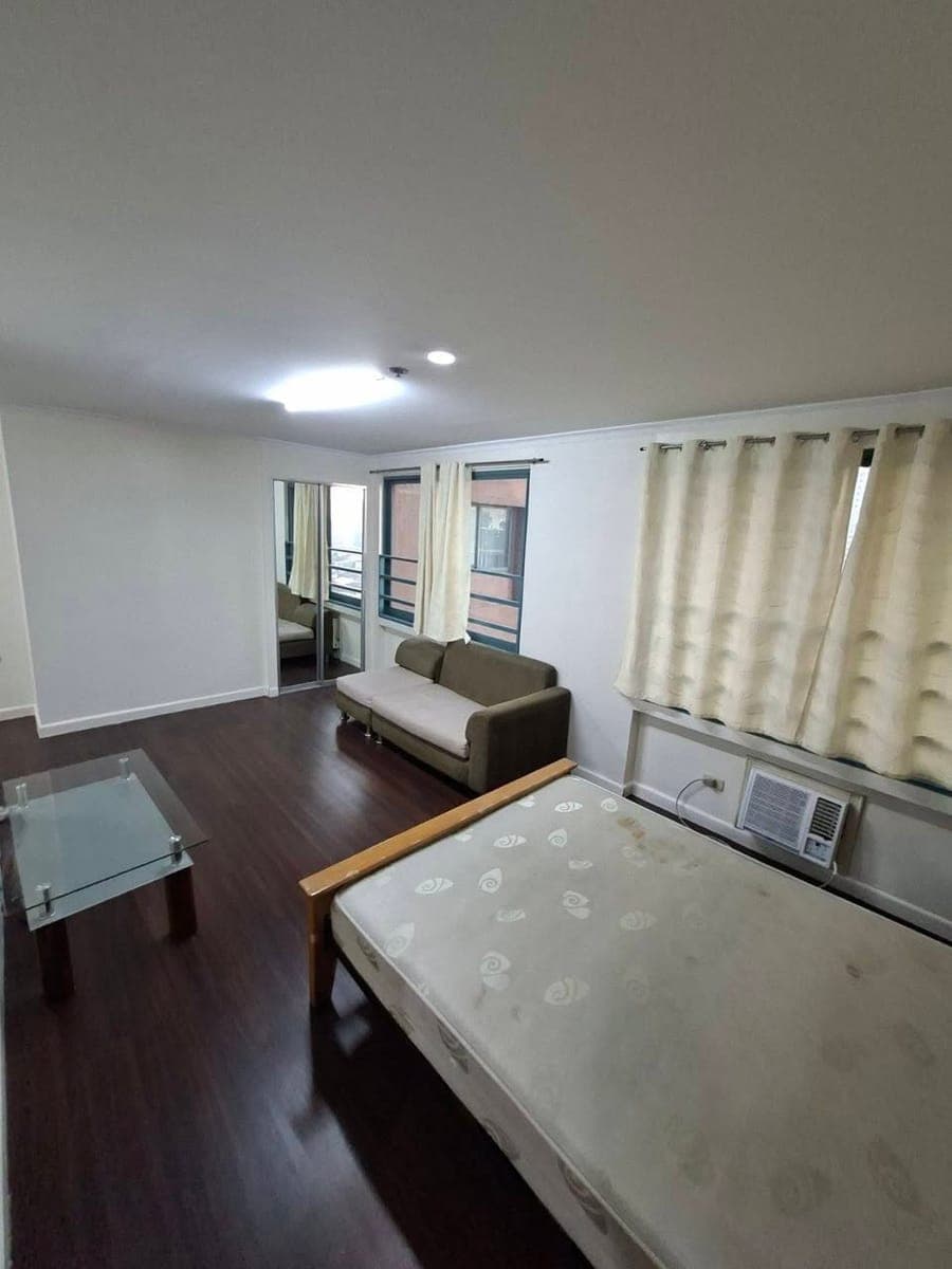 West of ayala makati condo, near RCbc tower and Makati med Ceu - photo 2