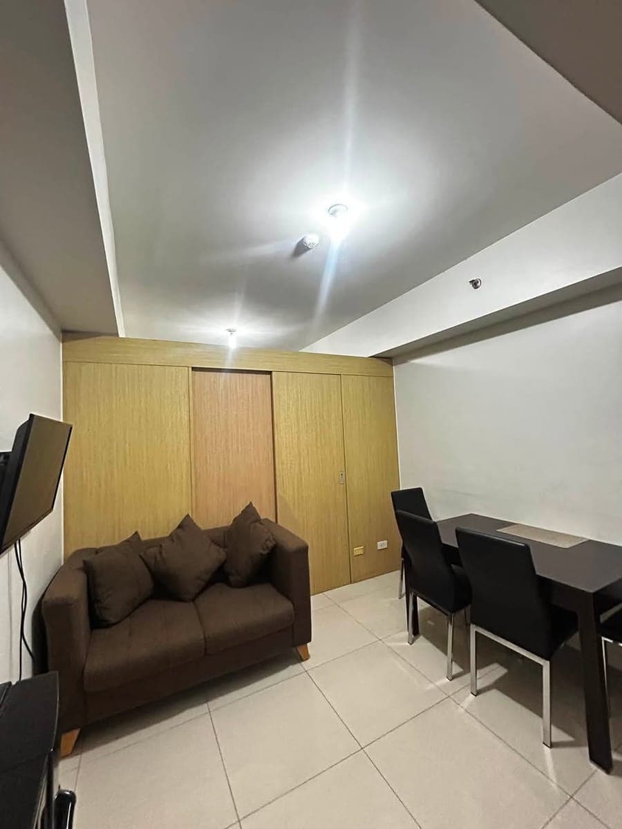 DIRECT RENTER ONLY. NO TO AGENT. OWNER HERE. - photo 2