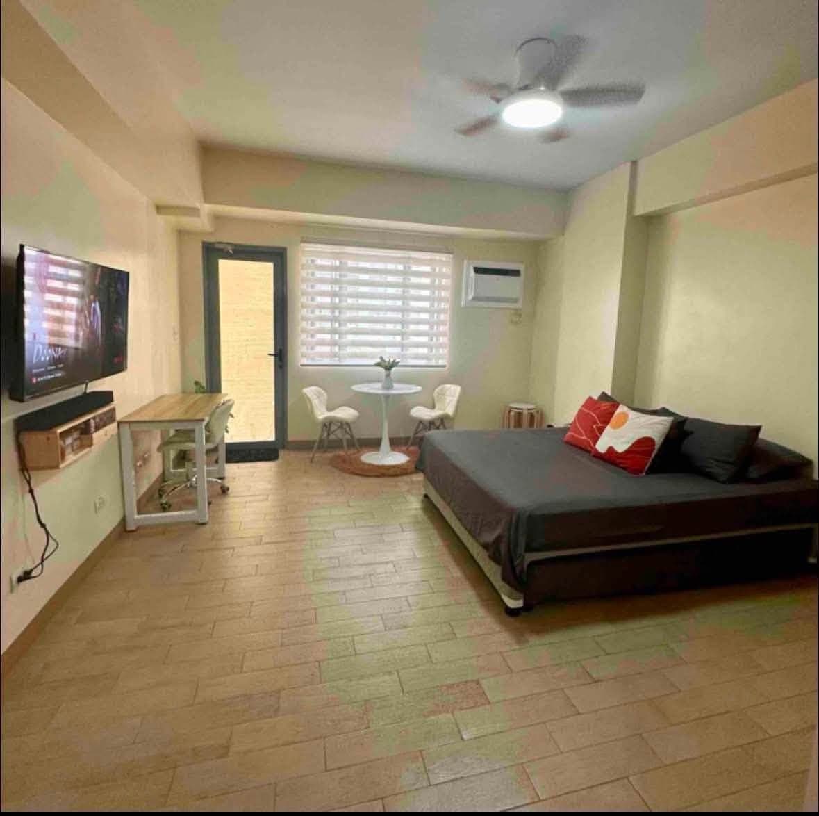 UNIT AND PARKING FOR LEASE✨ - photo 1