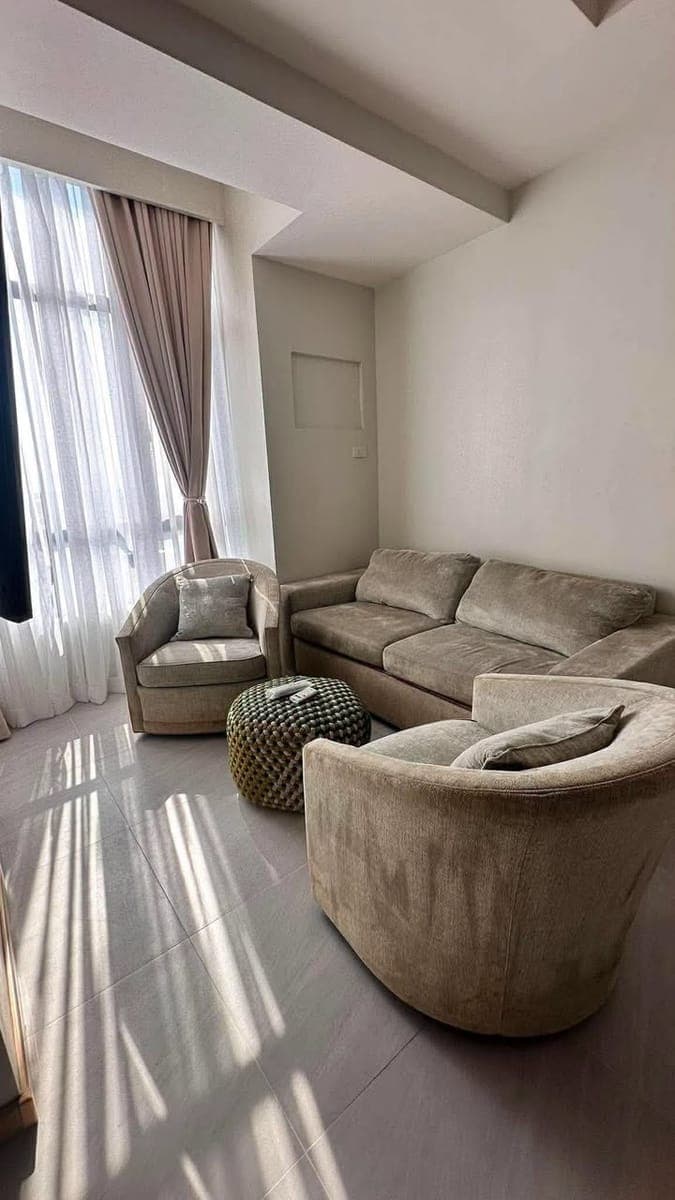 # **FOR RENT: Congressional Tower 2 1BR** - photo 3