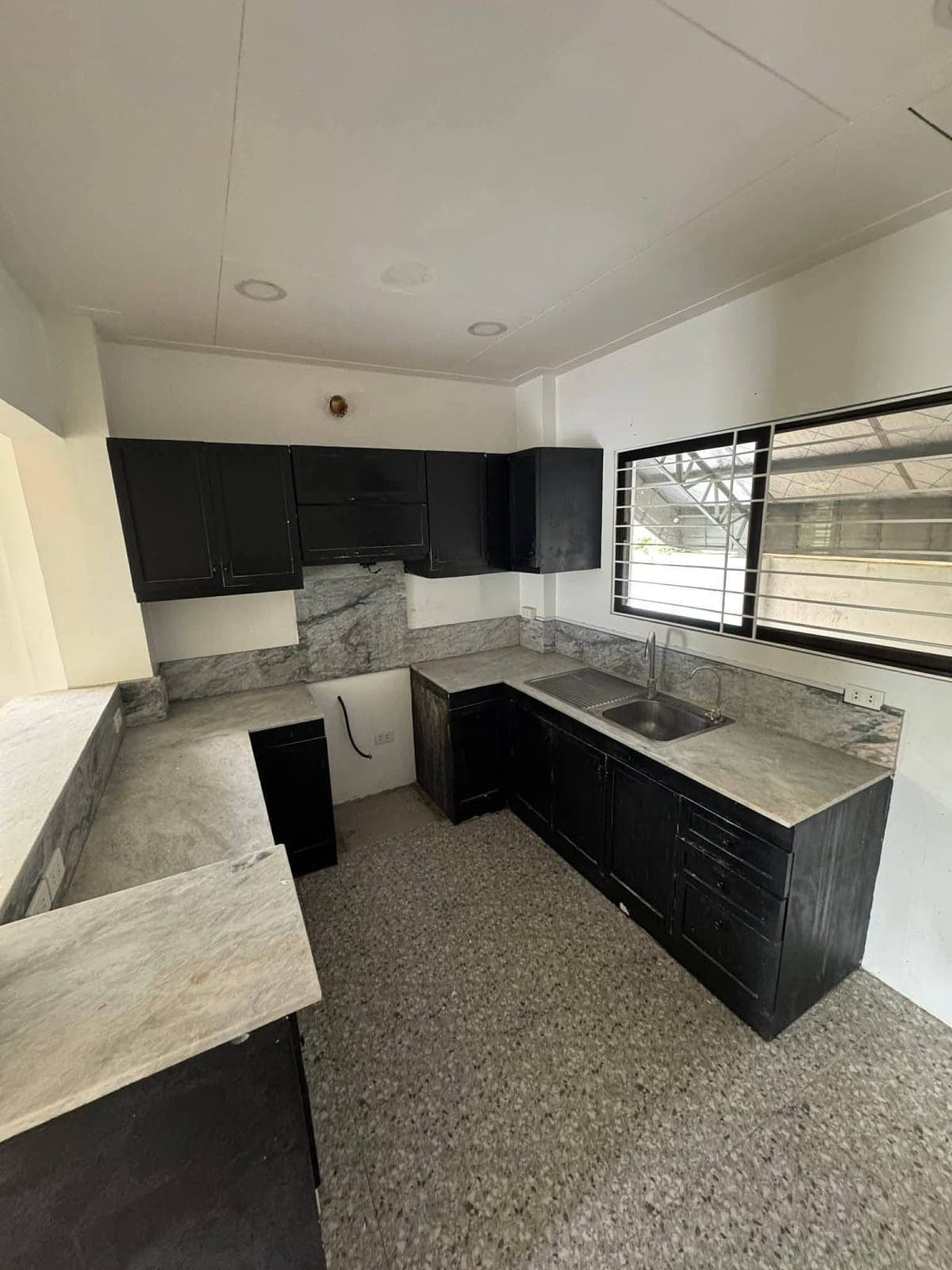 🏡House For Rent‼️ - photo 8