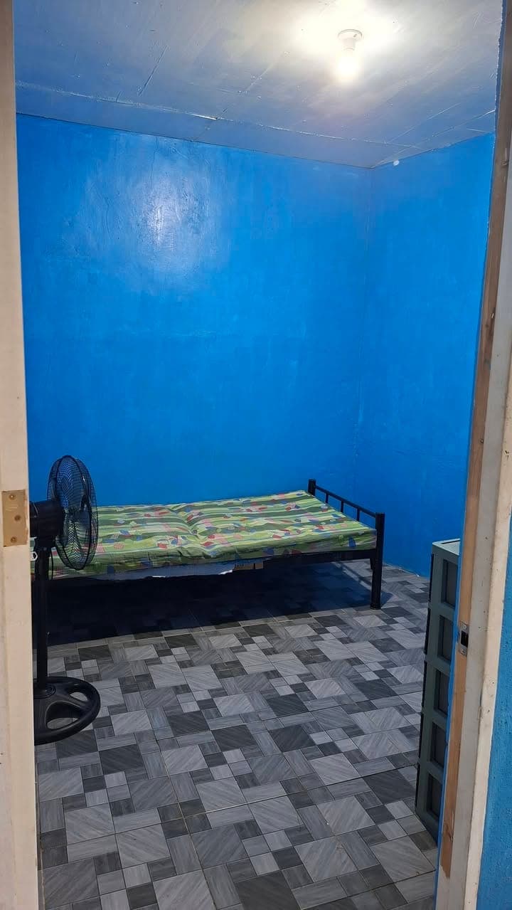 Room for Rent - photo 1