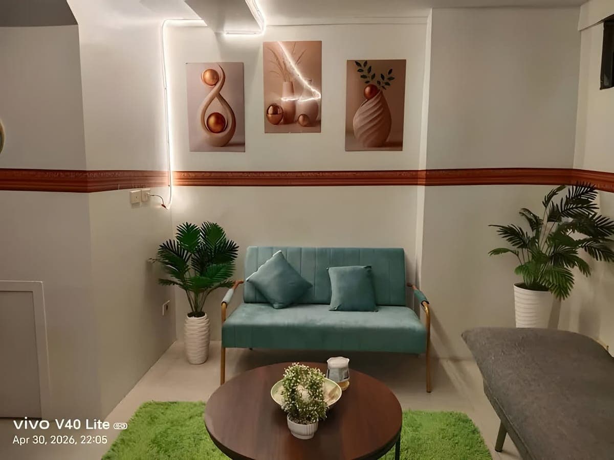 # **FOR RENT: Fully-Furnished 1-BR Bi-level Unit in Gilmore ** - photo 3