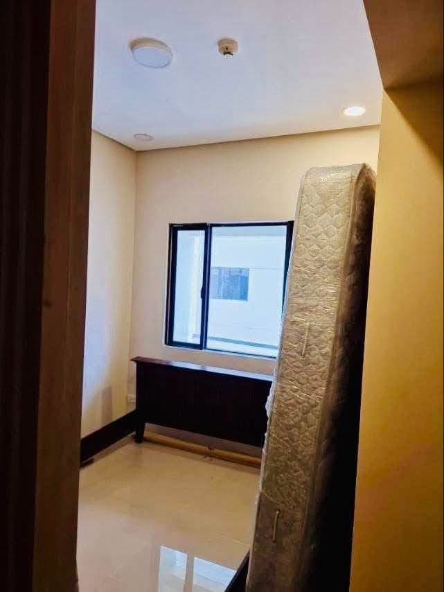 🔥FOR RENT: ₱70k/month - 3BR Condo with Parking + Maids Room at Eastwood QC 🔥 - photo 4