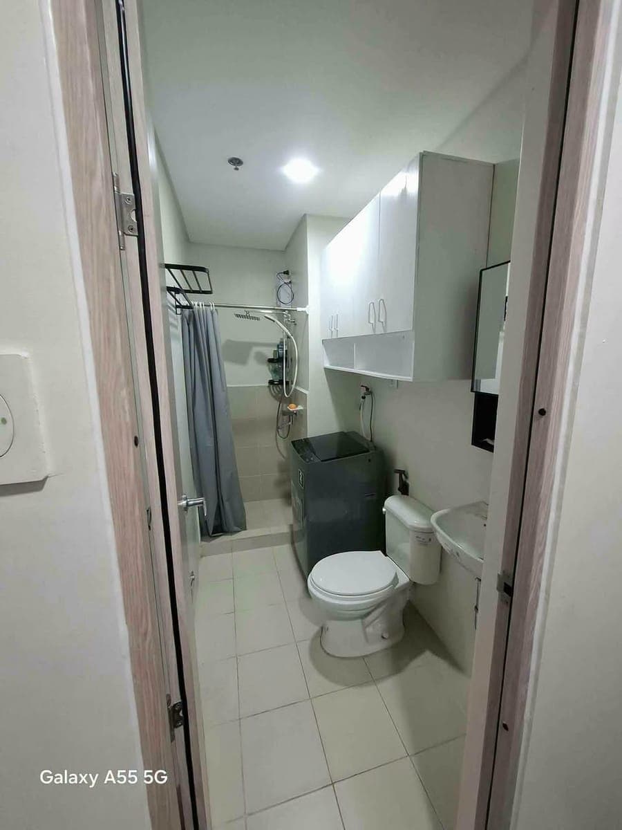 Hill Residence‼️           available on Sept 18 - photo 1