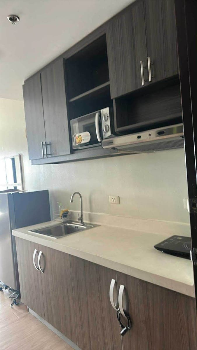 ✨ MOVE-IN READY | FULLY FURNISHED STUDIO FOR RENT - photo 2