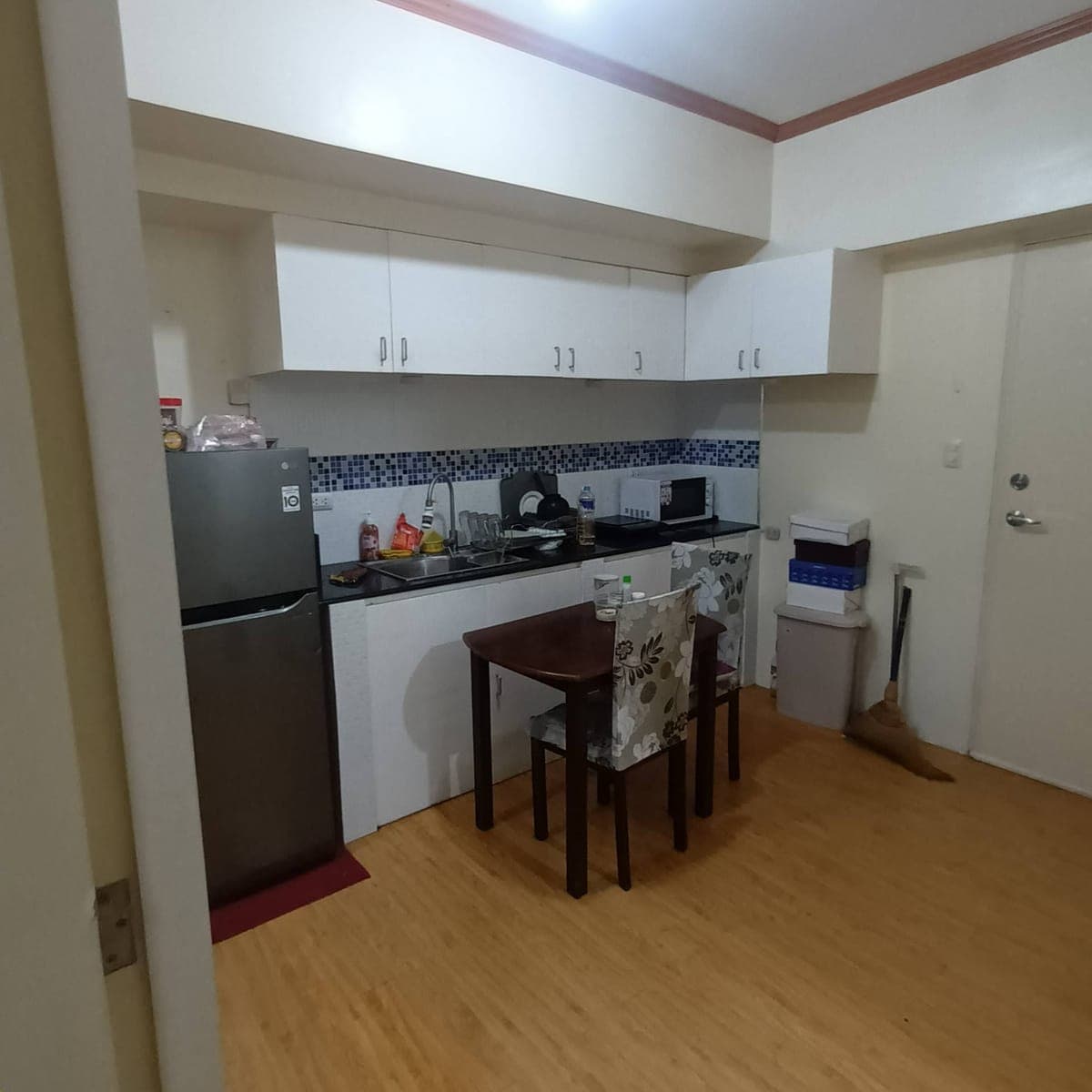 For Rent 1 Bedroom Unit - photo 2