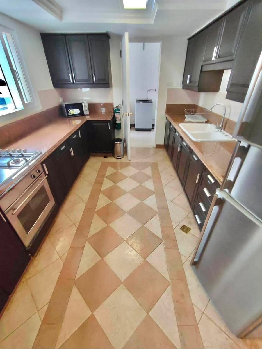 120k MONTHLY‼️2-BEDROOM LUXURY UNIT AT SALCEDO VILLAGE THE FORBES TOWER, MAKATI CITY - photo 1