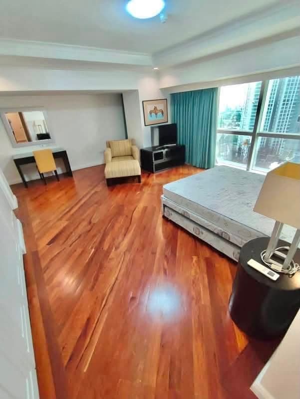 120k MONTHLY‼️2-BEDROOM LUXURY UNIT AT SALCEDO VILLAGE THE FORBES TOWER, MAKATI CITY - photo 2