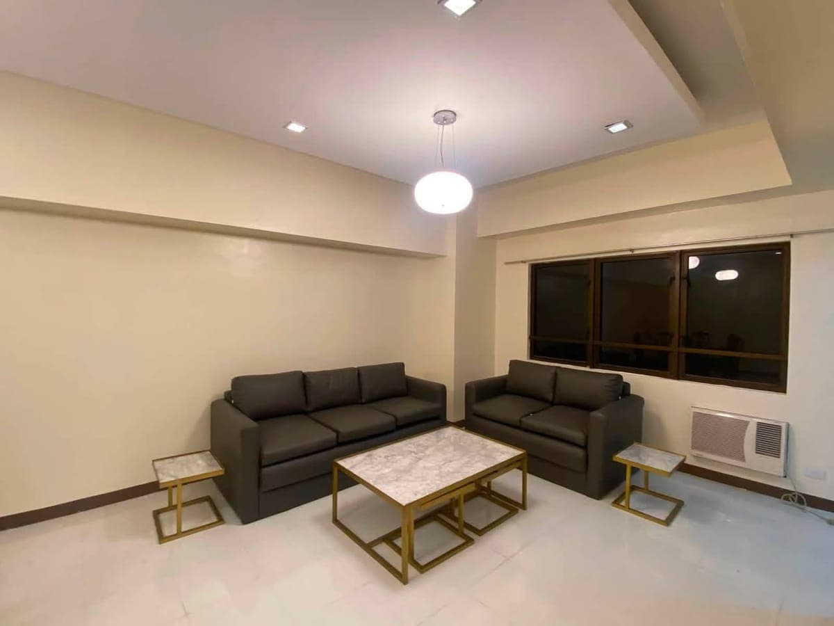 Newly renovated 2BR FOR RENT IN BSA Mansion - photo 2