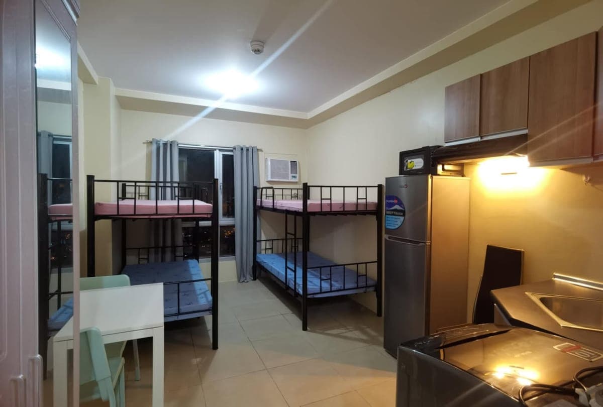 BEDSPACE/CONDO SHARE - photo 4
