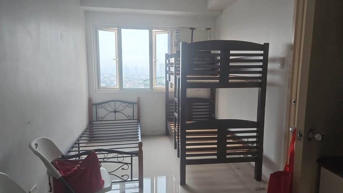 FOR LEASE: Bedspace / Room Sharing for 2 Females (As a Pair)! 👧🏻👧🏻 - photo 1