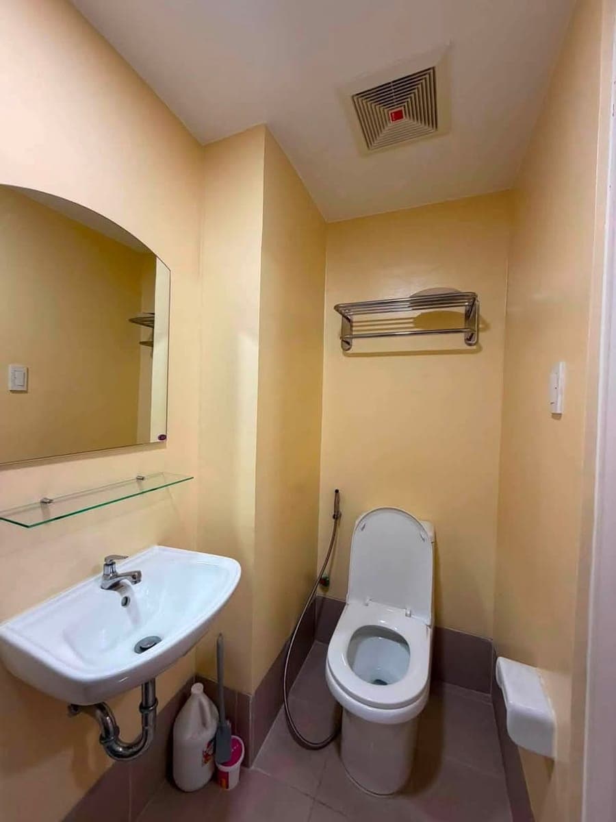 🚨 RUSH CONDO FOR RENT - photo 4