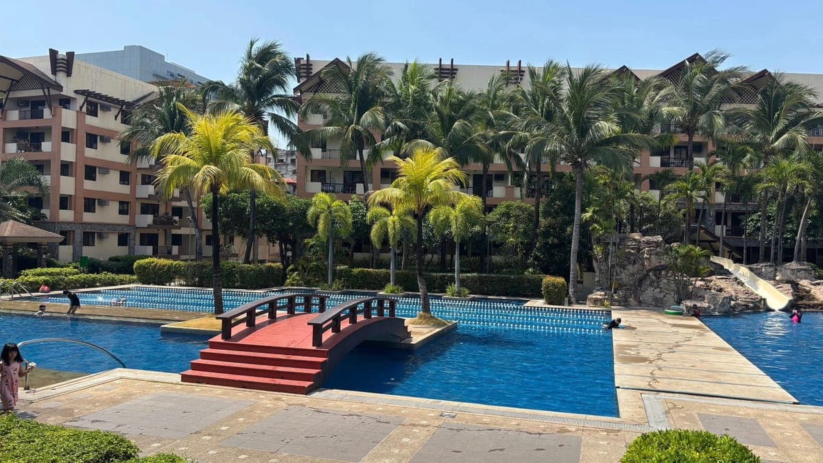 🏡 FOR RENT: Newly Repainted 4-Bedroom Unit (Merged Rooms) with Parking! - photo 8