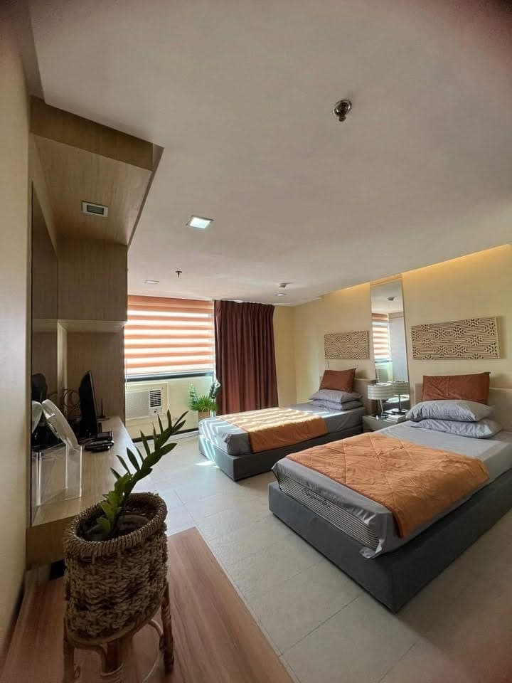 Studio Condo for rent just infront of SM MEGAMALL! - photo 1