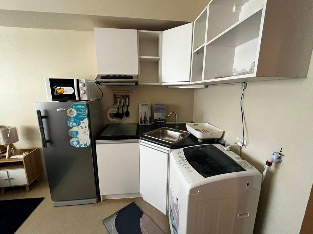 NO TENANT AT ALL - NEWLY Renovated unit - photo 1