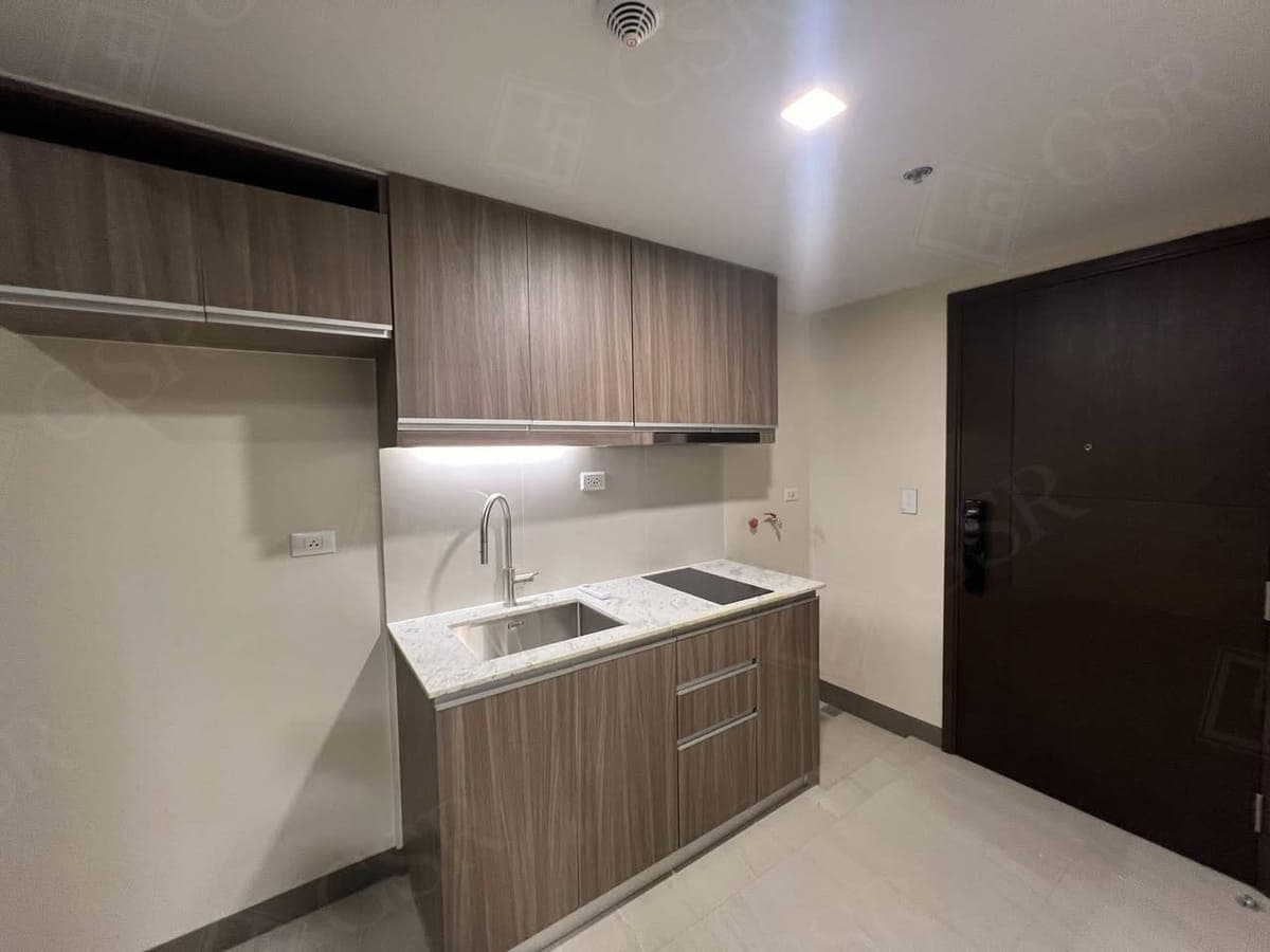 **Unfurnished One Bedroom Unit with Balcony For Lease at Park Mckinley West (GSR-C4X3)** - photo 3
