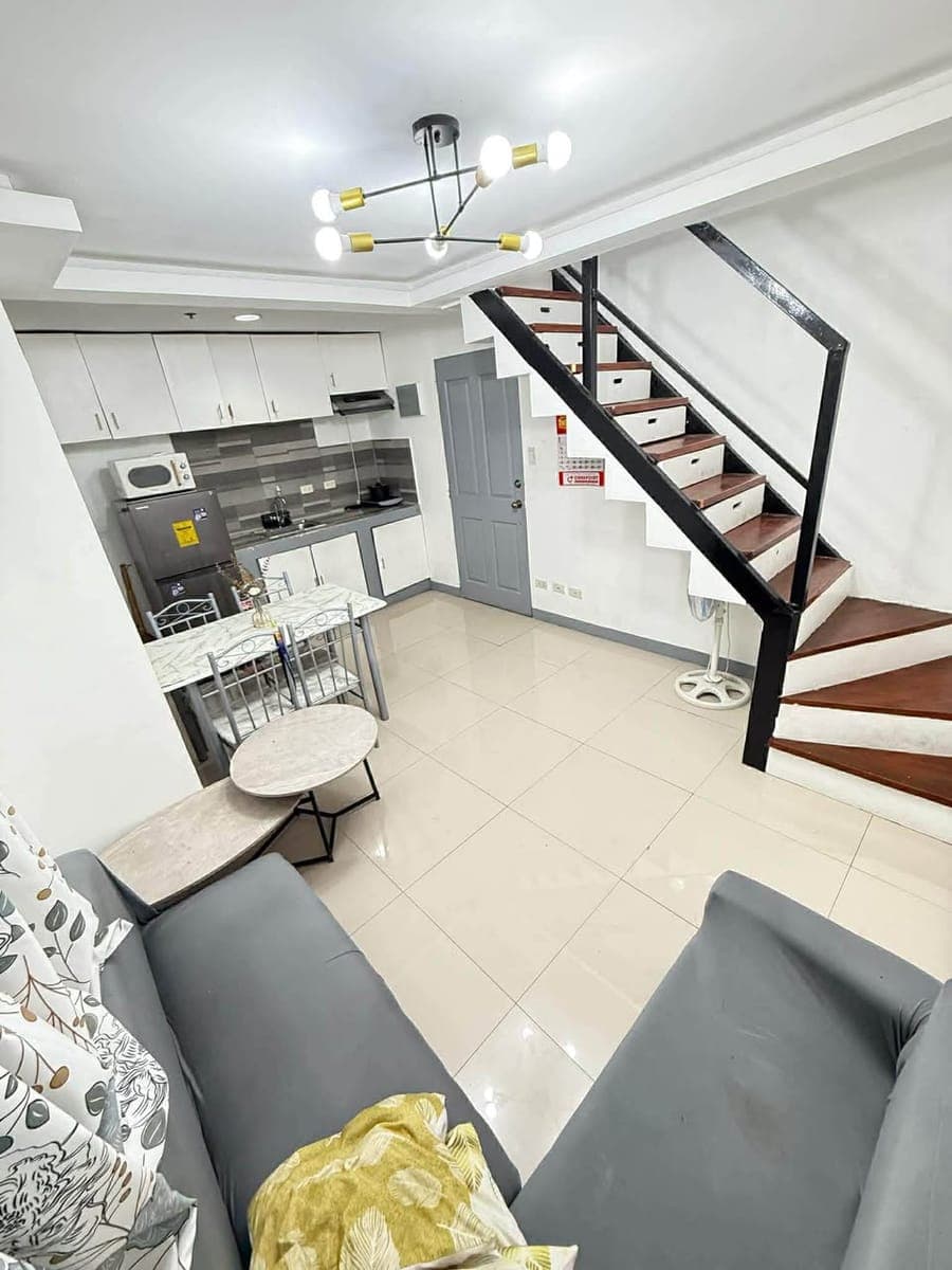 2-3bedroom CONDO SHARING available - photo 1