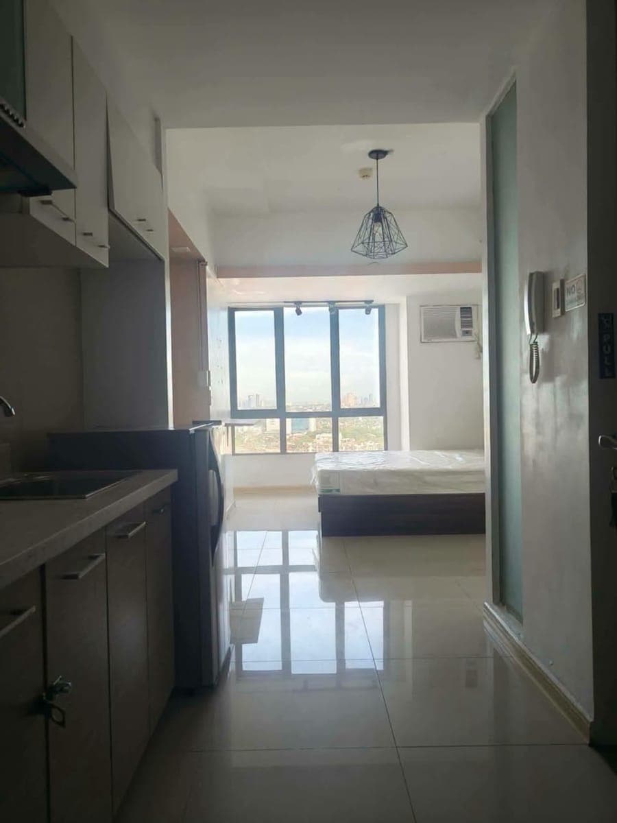 Unit  For rent                 Congressional Town Center - photo 2
