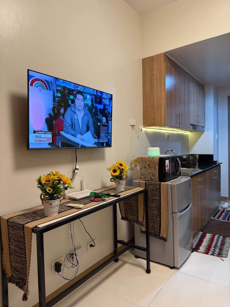 For Lease: Red Residences Chino Roces Avenue, Makati City - photo 3