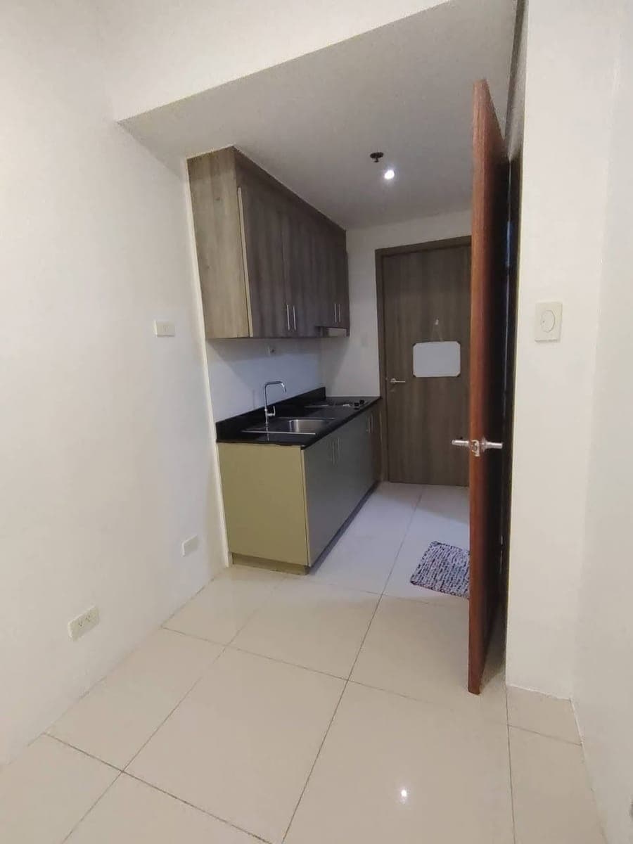RUSH CONDO FOR RENT: - photo 1