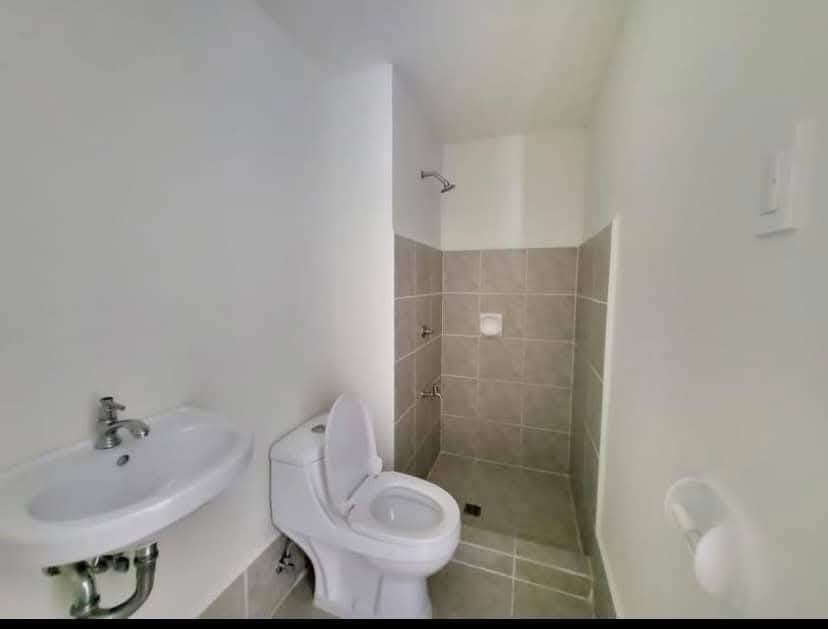 📍 Alabang-Zapote Road, Las Pinas Alabang - photo 2