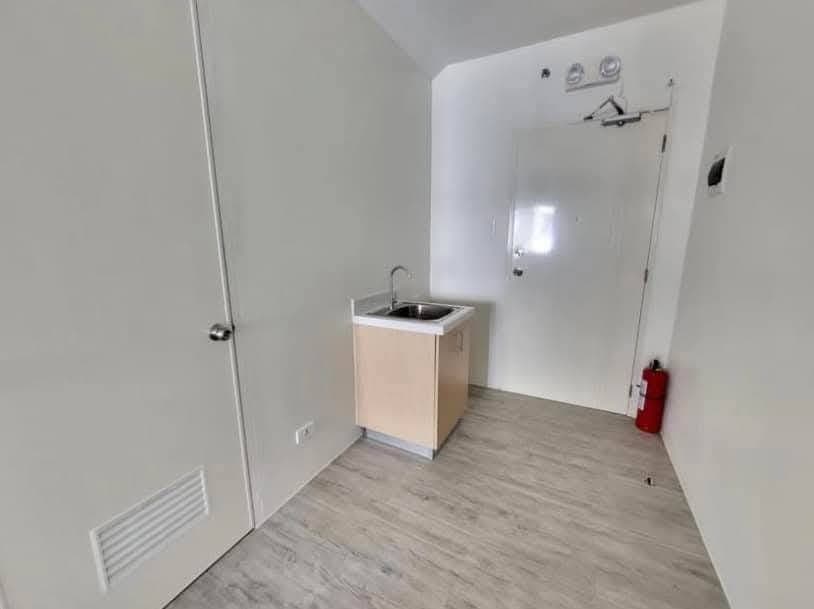 📍 Alabang-Zapote Road, Las Pinas Alabang - photo 4