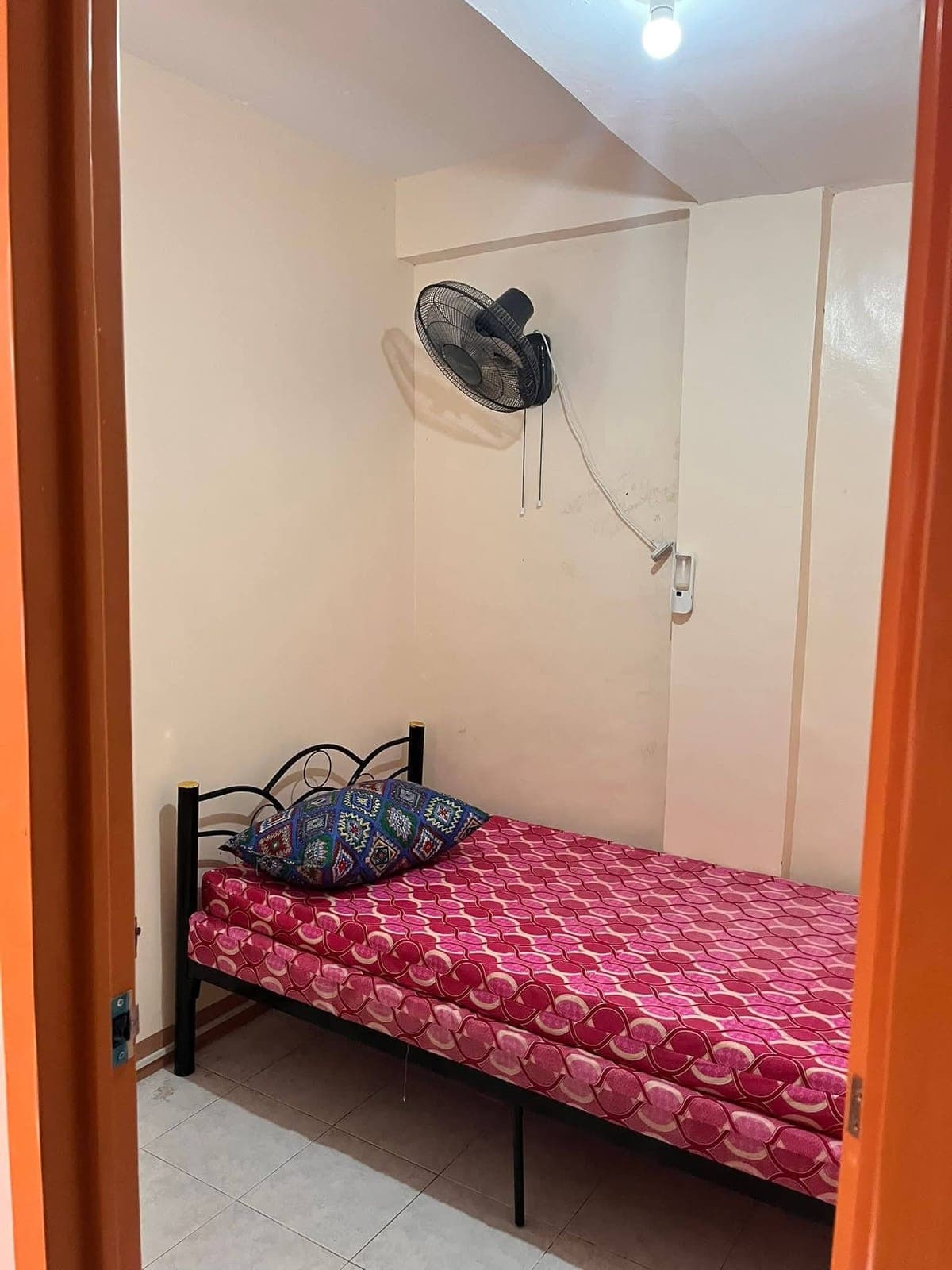 Ladies room for rent - photo 2