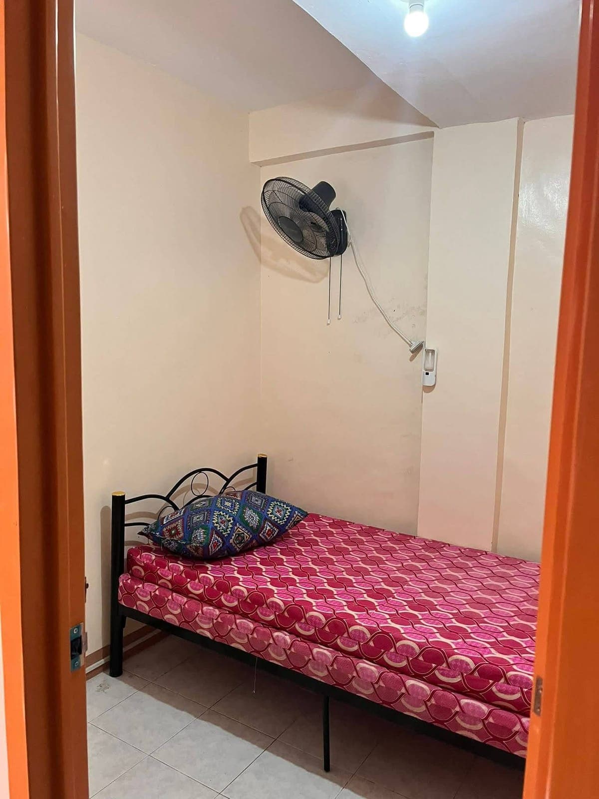 Ladies room for rent - photo 4