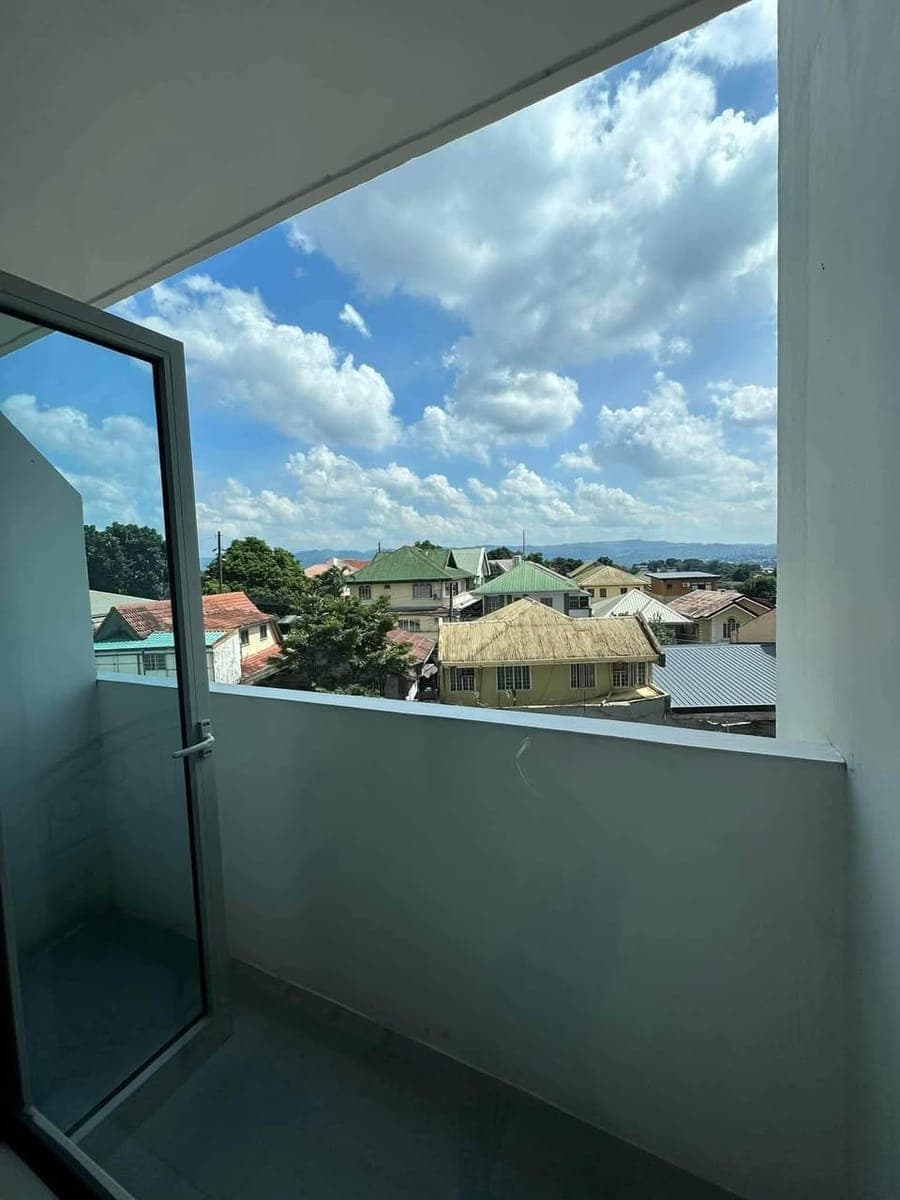 📍 CONDO UNIT FOR LEASE - photo 2