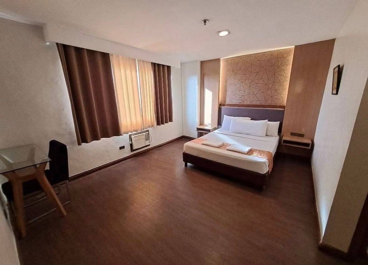 FOR RENT: ₱30,000/month. - Inclusive association dues - photo 4