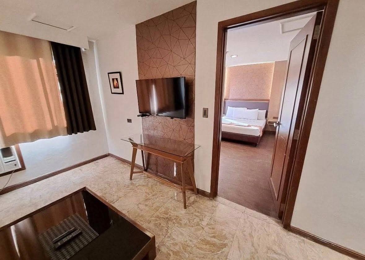 FOR RENT: ₱30,000/month. - Inclusive association dues - photo 5