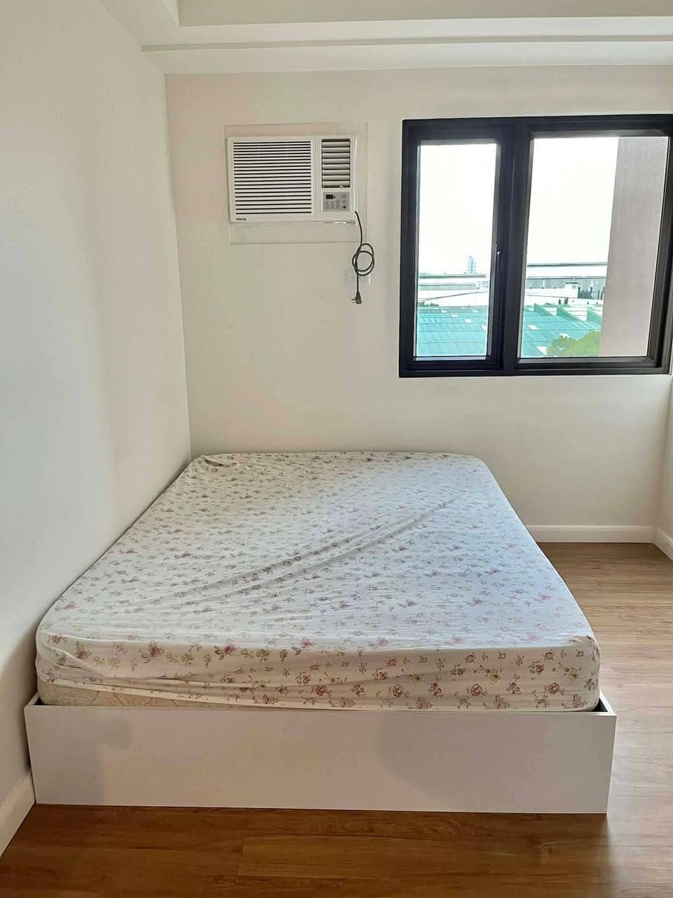 𝗘𝗔𝗦𝗧 𝗕𝗔𝗬 𝗥𝗘𝗦𝗜𝗗𝗘𝗡𝗖𝗘𝗦 by Rockwell - photo 4