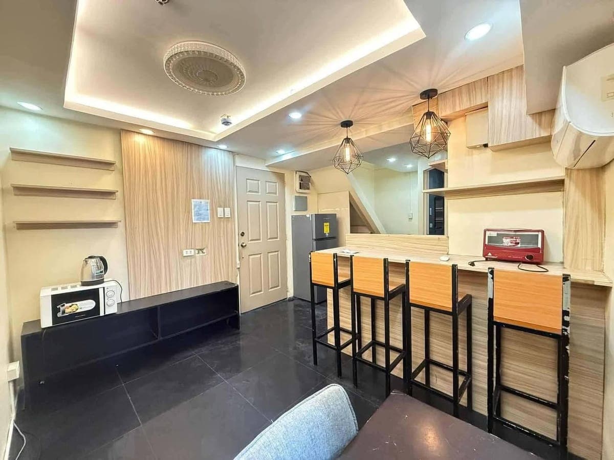 📍 Victoria de Makati Condominium, Washinton st, Brgy. Pio del Pilar, Makati - photo 1