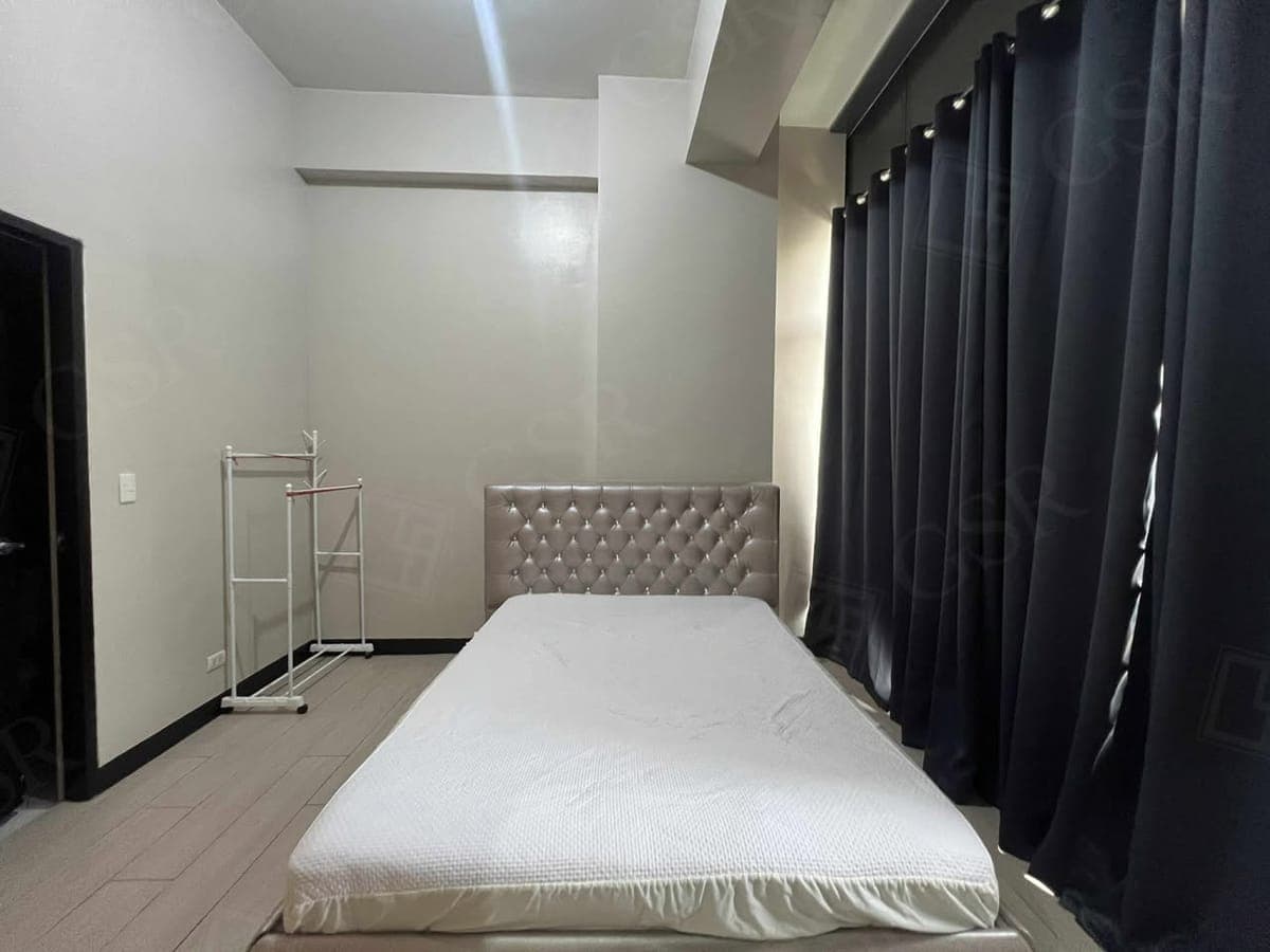 **Semi Furnished One Bedroom Unit For Lease at Greenbelt Hamilton ** - photo 3