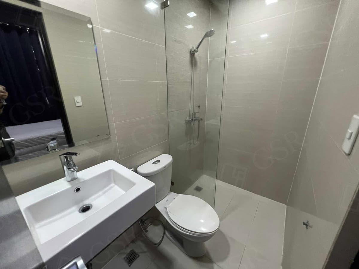 **Semi Furnished One Bedroom Unit For Lease at Greenbelt Hamilton ** - photo 4