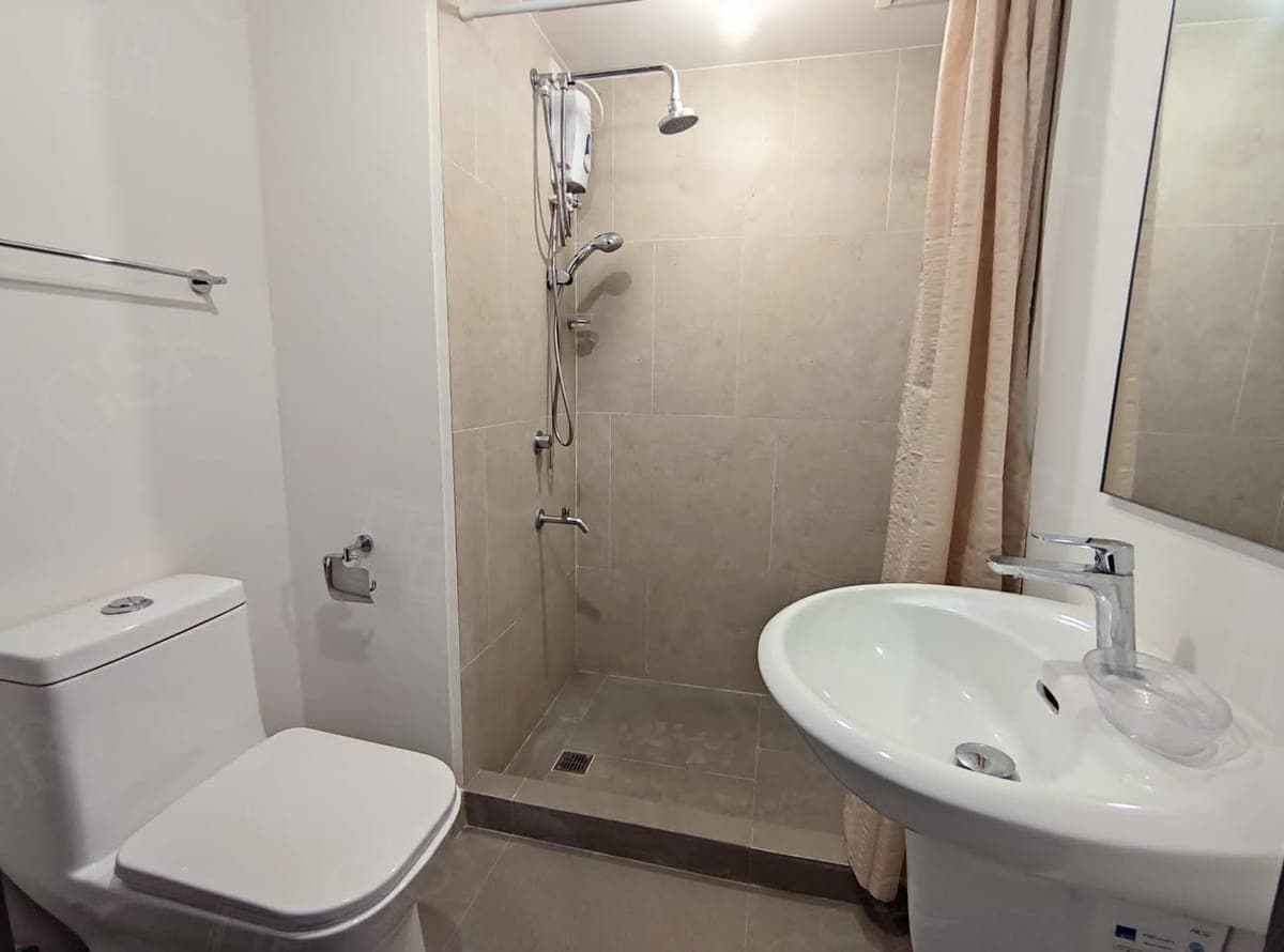 **Semifurnished One Bedroom Unit For Lease at The Rise Makati ** - photo 3