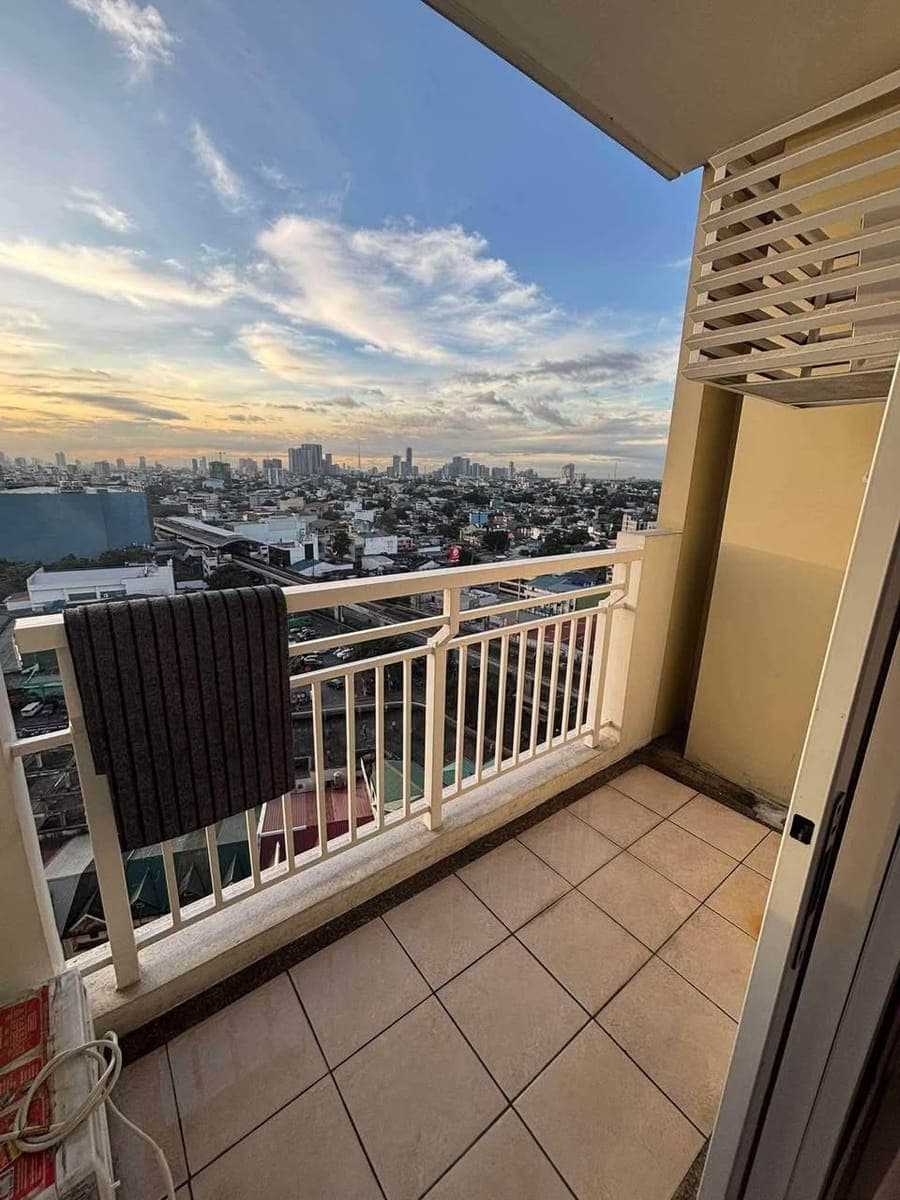 One-Bedroom (31sqm) w/ BALCONY FOR RENT - photo 4