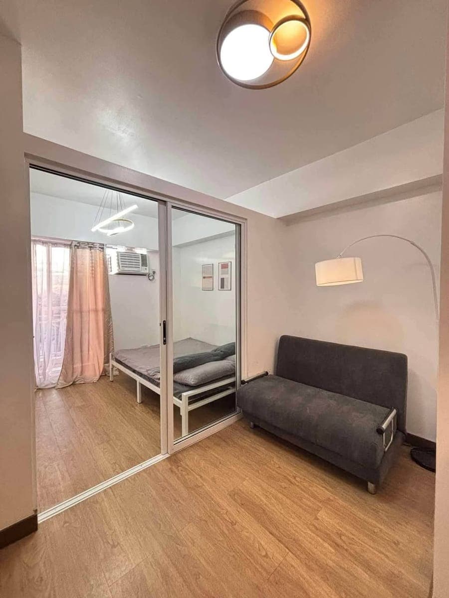 One-Bedroom (31sqm) w/ BALCONY FOR RENT - photo 5