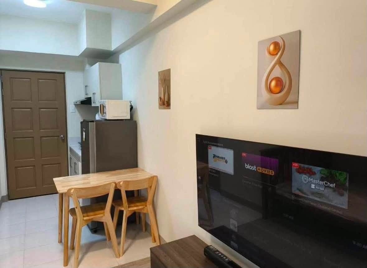 Studio unit with balcony Available for long term RENT - photo 5