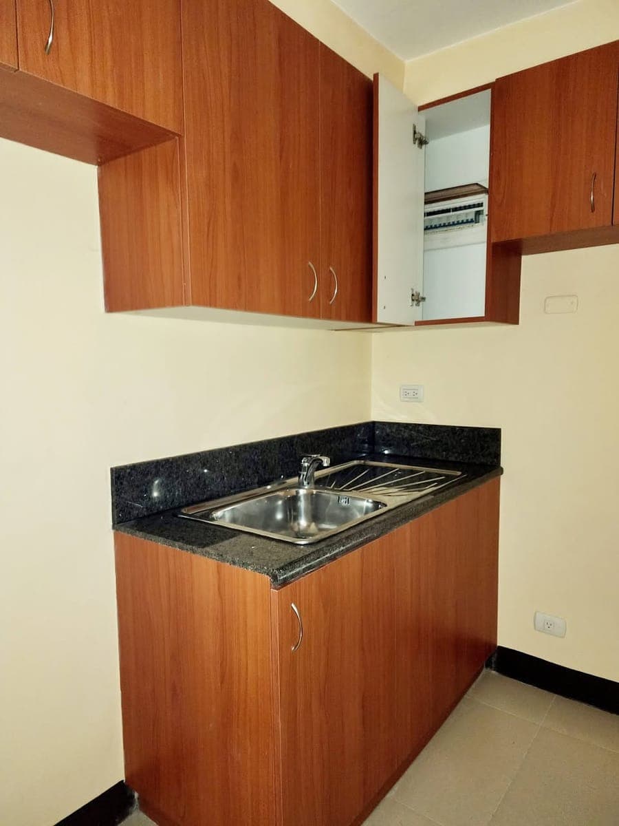 16K MONTHLY RENT TO OWN STUDIO UNIT IN EASTWOOD CITY - photo 2